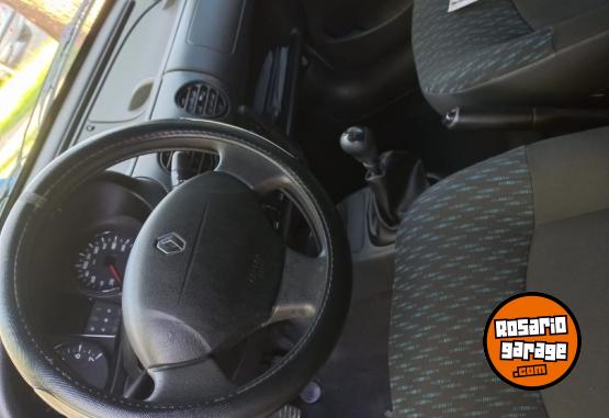 Utilitarios - Renault Kangoo furgon 2016 Nafta 176000Km - En Venta