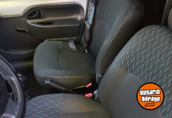 Utilitarios - Renault Kangoo furgon 2016 Nafta 176000Km - En Venta