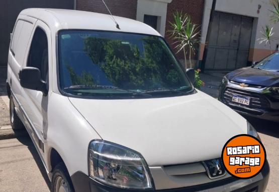 Utilitarios - Peugeot Partner 2017 Diesel 78700Km - En Venta