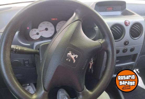 Utilitarios - Peugeot Partner 2017 Diesel 78700Km - En Venta