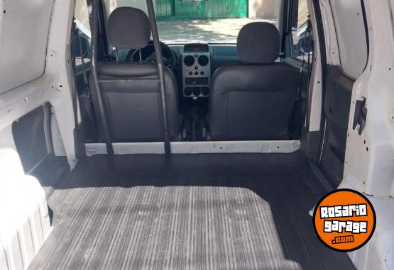 Utilitarios - Peugeot Partner 2017 Diesel 78700Km - En Venta