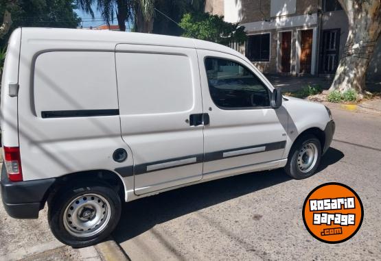 Utilitarios - Peugeot Partner 2017 Diesel 78700Km - En Venta