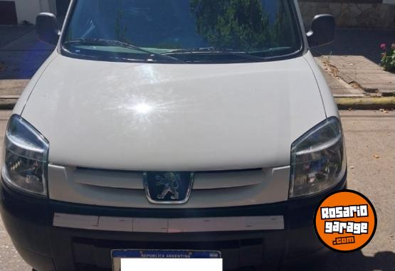 Utilitarios - Peugeot Partner 2017 Diesel 78700Km - En Venta