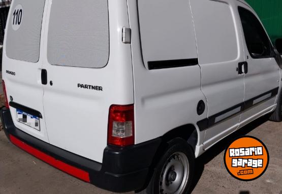 Utilitarios - Peugeot Partner 2017 Diesel 82500Km - En Venta