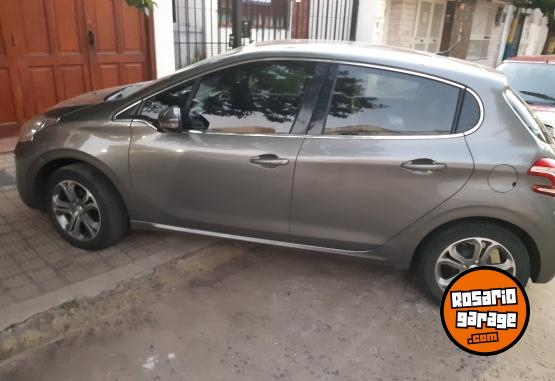 Autos - Peugeot 208 2016 Nafta 85000Km - En Venta