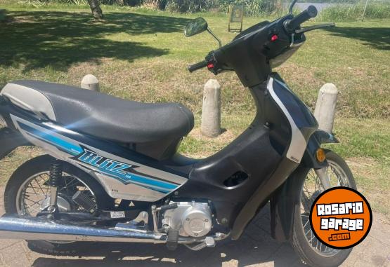 Motos - Motomel blitz 2023 Nafta 8300Km - En Venta