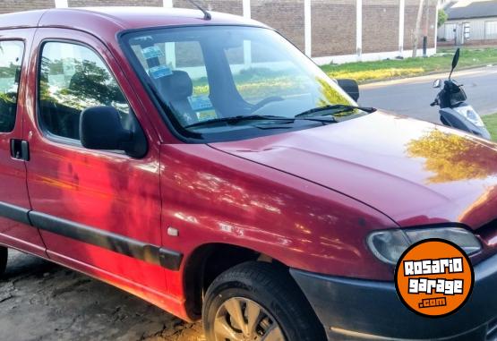 Utilitarios - Peugeot Partner 2000 Diesel 144000Km - En Venta