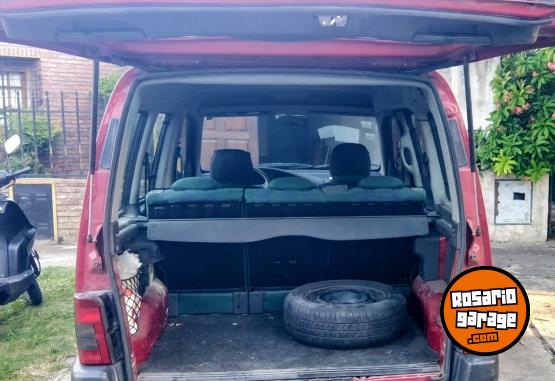 Utilitarios - Peugeot Partner 2000 Diesel 144000Km - En Venta