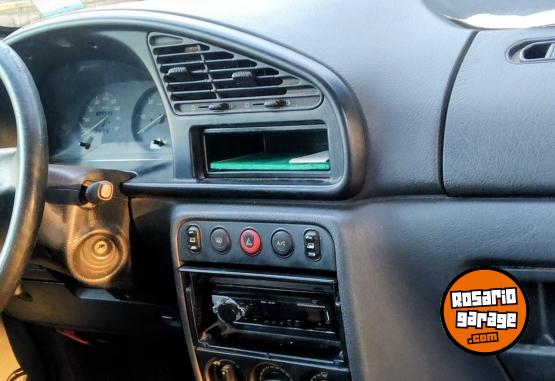 Utilitarios - Peugeot Partner 2000 Diesel 144000Km - En Venta