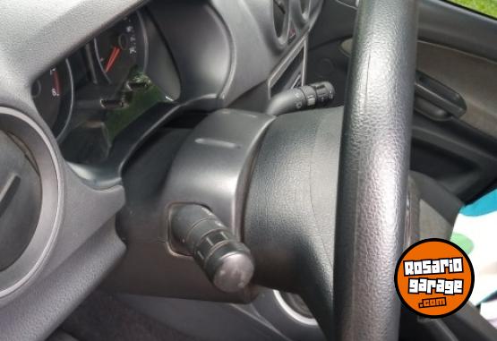 Autos - Volkswagen Voyage 2013 Nafta 185000Km - En Venta