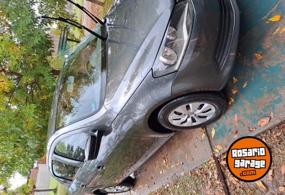 Autos - Volkswagen Voyage 2013 Nafta 185000Km - En Venta
