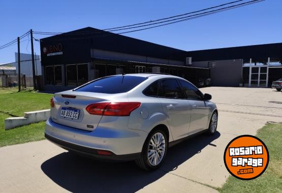 Autos - Ford Focus SE Plus 2.0L AT 4P 2017 Nafta 94900Km - En Venta