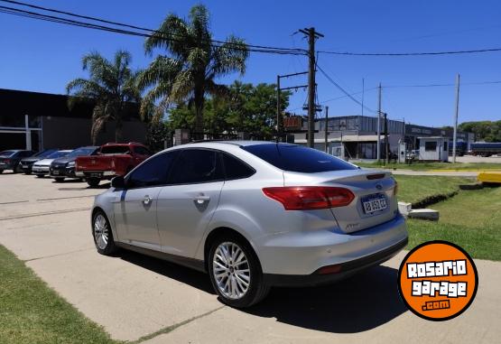 Autos - Ford Focus SE Plus 2.0L AT 4P 2017 Nafta 94900Km - En Venta