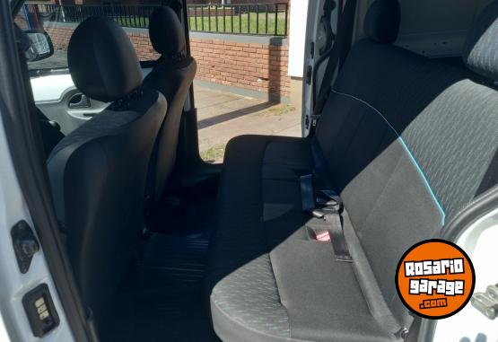 Utilitarios - Renault Kangoo 2015 GNC 130000Km - En Venta