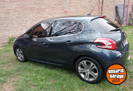 Autos - Peugeot 208 2016 Nafta 129000Km - En Venta