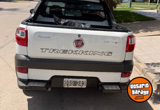 Camionetas - Fiat Strada Trekking doble cab 2015 Diesel 166446Km - En Venta