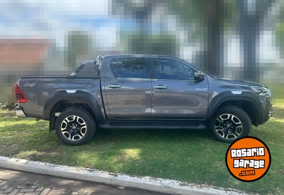 Camionetas - Toyota Hilux 2023 Diesel 42500Km - En Venta