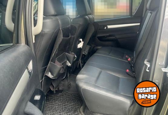 Camionetas - Toyota Hilux 2023 Diesel 42500Km - En Venta