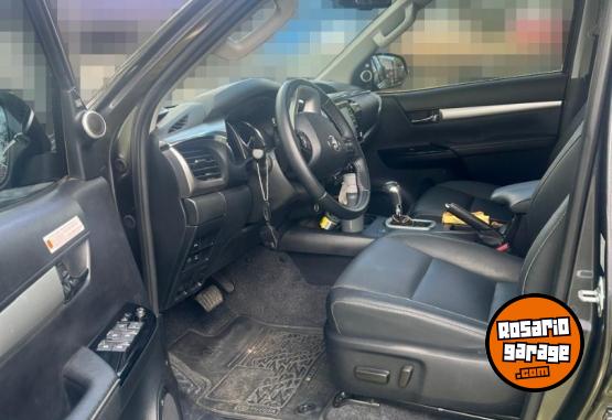 Camionetas - Toyota Hilux 2023 Diesel 42500Km - En Venta