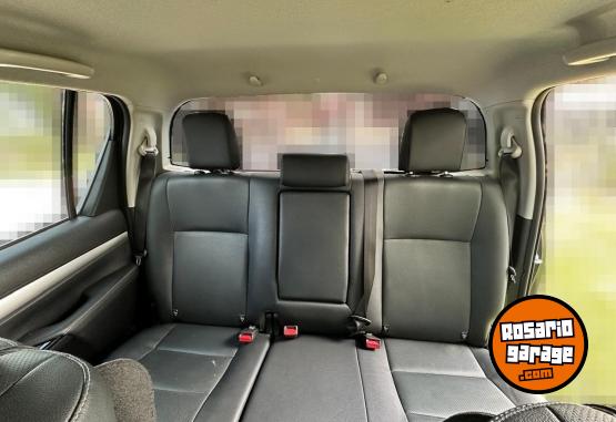 Camionetas - Toyota Hilux 2023 Diesel 42500Km - En Venta
