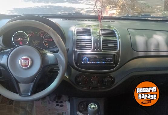 Autos - Fiat Grand siena 2012 GNC 220000Km - En Venta