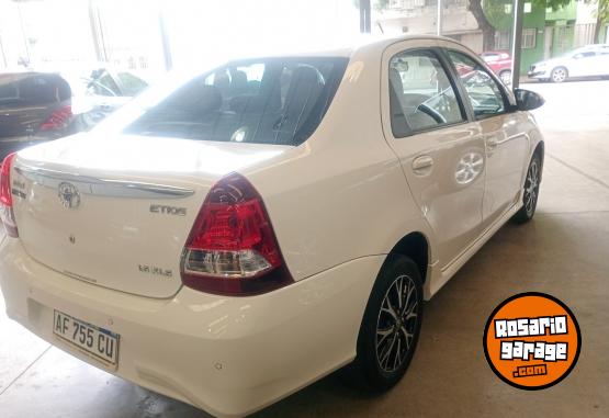 Autos - Toyota Etios 2023 Nafta 66000Km - En Venta