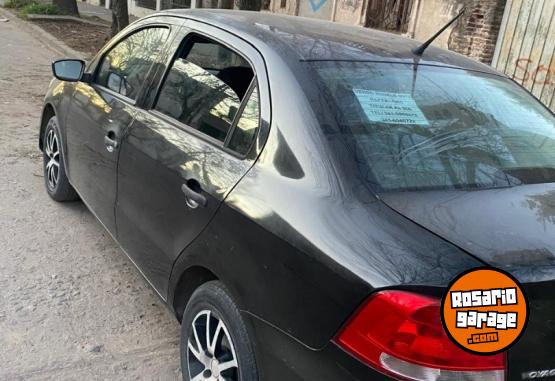 Autos - Volkswagen Voyage 2012 GNC 220000Km - En Venta