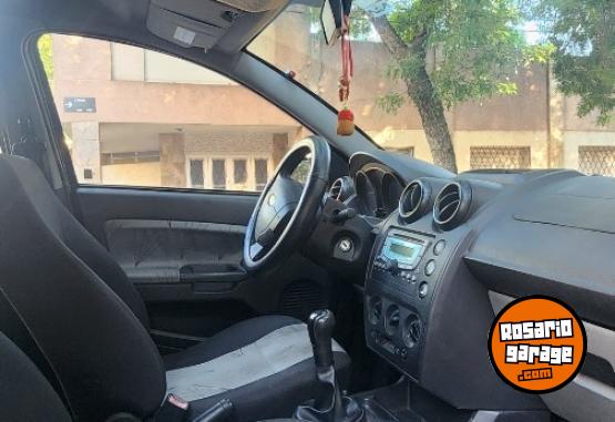 Autos - Ford Fiesta ambiente mp3 plus 2010 Nafta 150000Km - En Venta