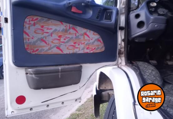 Camiones y Grúas - Vendo o permuto por autos/pickup Mercedes 1938 año 99 - En Venta