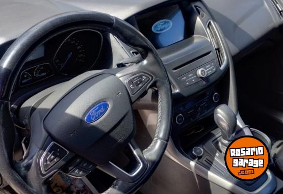Autos - Ford Focus SE PLUS 2017 Nafta 143000Km - En Venta