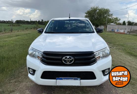 Camionetas - Toyota Hilux DX 4x2 2018 Diesel 115000Km - En Venta