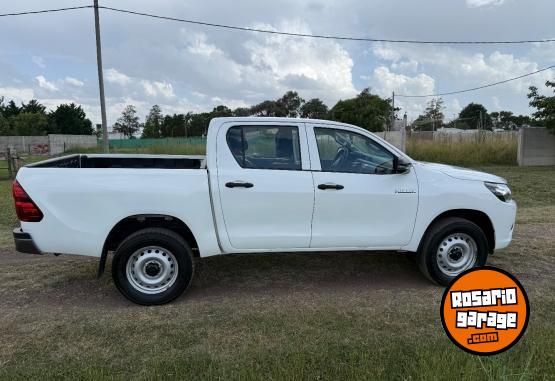 Camionetas - Toyota Hilux DX 4x2 2018 Diesel 115000Km - En Venta