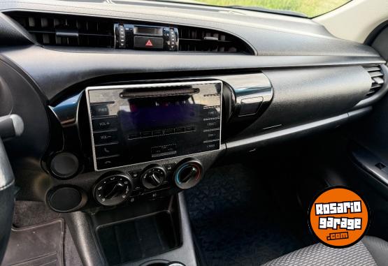 Camionetas - Toyota Hilux DX 4x2 2018 Diesel 115000Km - En Venta