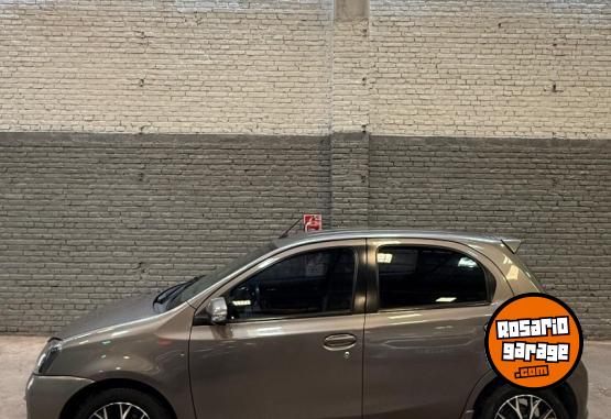 Autos - Toyota Etios xls 1.5 2019 Nafta 124000Km - En Venta
