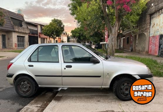 Autos - Ford Fiesta 2001 Nafta 200000Km - En Venta