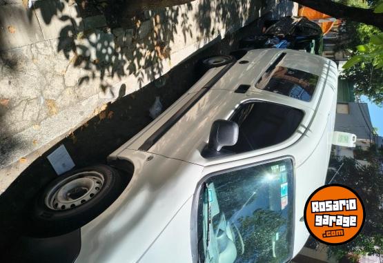 Utilitarios - Peugeot Partner 2017 Diesel 105000Km - En Venta