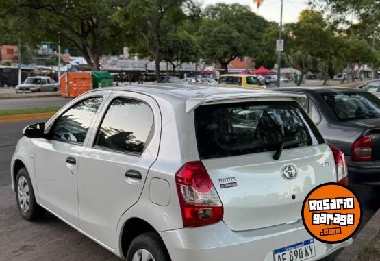 Autos - Toyota Etios 2023 Nafta 20000Km - En Venta