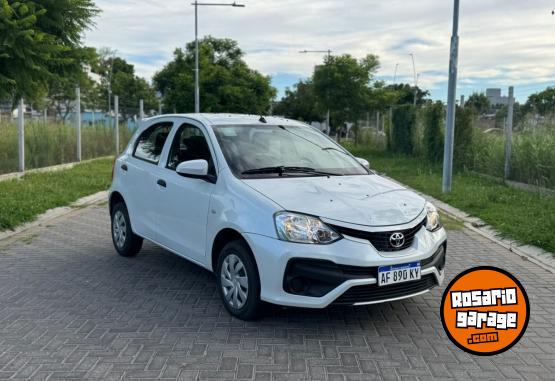 Autos - Toyota Etios 2023 Nafta 20000Km - En Venta