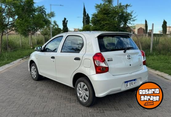Autos - Toyota Etios 2023 Nafta 20000Km - En Venta