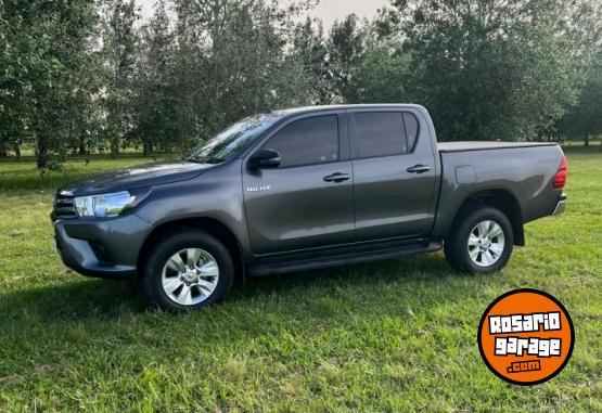 Camionetas - Toyota Hilux SR 2018 Diesel 172000Km - En Venta
