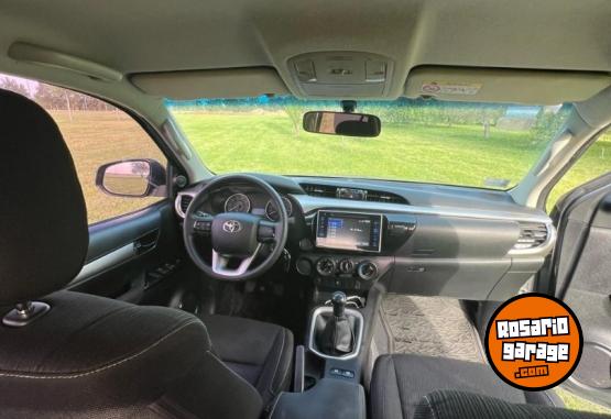 Camionetas - Toyota Hilux SR 2018 Diesel 172000Km - En Venta