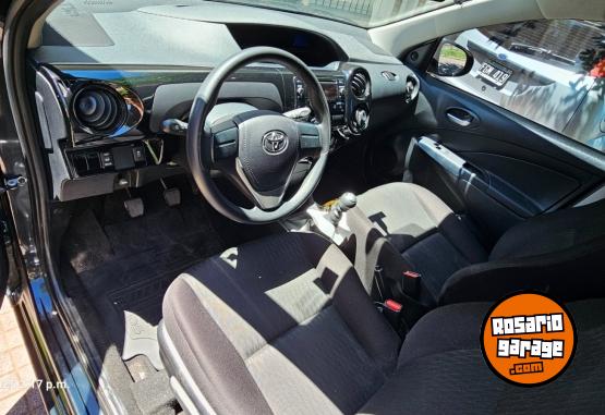 Autos - Toyota Etios X 2023 Nafta 19500Km - En Venta