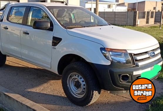 Autos - Ford RANGER 2013 Nafta 93500Km - En Venta