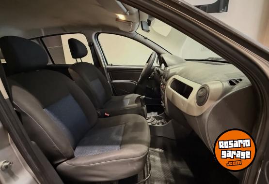 Autos - Renault SANDERO PACK 2011 GNC 200000Km - En Venta