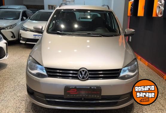 Autos - Volkswagen SURAN TRENDLINE 2013 Nafta 131000Km - En Venta