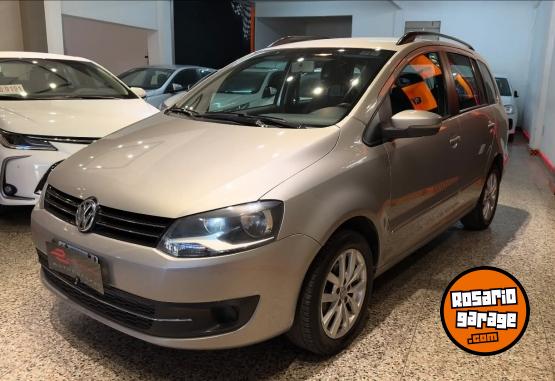 Autos - Volkswagen SURAN TRENDLINE 2013 Nafta 131000Km - En Venta