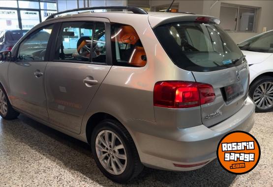Autos - Volkswagen SURAN TRENDLINE 2013 Nafta 131000Km - En Venta