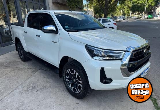 Camionetas - Toyota Hilux SRX 2021 Diesel 90000Km - En Venta