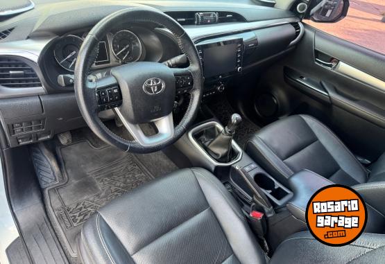 Camionetas - Toyota Hilux SRX 2021 Diesel 90000Km - En Venta