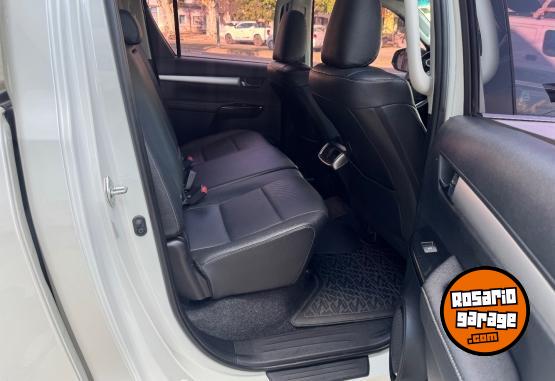 Camionetas - Toyota Hilux SRX 2021 Diesel 90000Km - En Venta